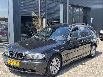 krockskadad bil auto BMW 3-serie 320 i Automaat 3-serie touring 2004/10