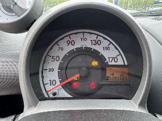 Peugeot 107 1.0-12V XS picture 9