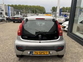 Peugeot 107 1.0-12V XS picture 3