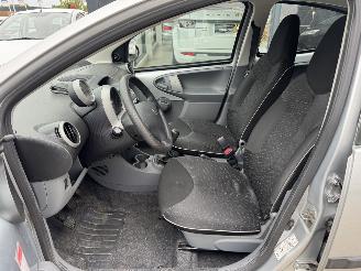 Peugeot 107 1.0-12V XS picture 13