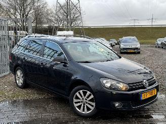 Voiture accidenté Volkswagen Golf Golf variant 1.2 TSi Style Bluemotion 2012/1