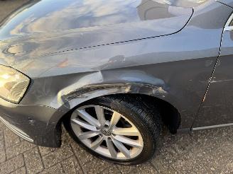 Volkswagen Passat 1.4 TSI Highline edition bluemotion picture 4