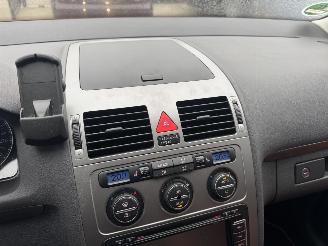 Volkswagen Touran 1.4 TSI Cross Uniek! ( Bom voll ) picture 11