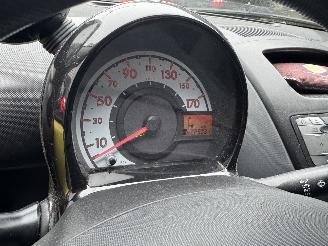 Peugeot 107 1.0-12V XR picture 9