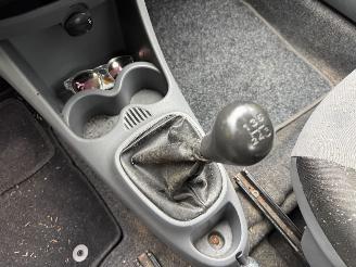 Peugeot 107 1.0-12V XR picture 11