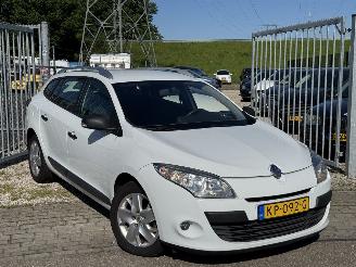 skadebil auto Renault Mégane 1.6 Authentique 2012/1