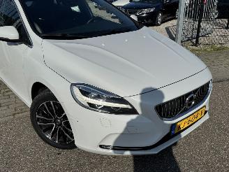 Volvo V-40 2.0 D2 Summum Business picture 2