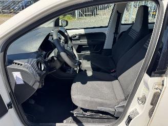Volkswagen Up! 1.0 BMT Move up picture 17