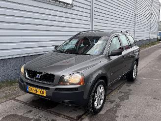 damaged passenger cars Volvo Xc-90 2.5 T Summum 7persoons 2005/4