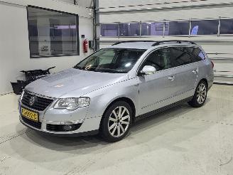 uszkodzony samochody osobowe Volkswagen Passat 2.0 TDI Highline Blue TDI 2010/9
