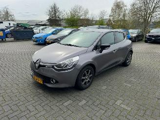 Schadeauto Renault Clio 0.9 tce eco night & day 2016/7