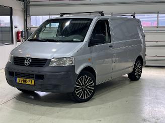 damaged commercial vehicles Volkswagen Transporter 2.5 TDI 300 2003/11