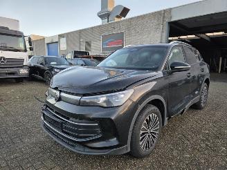 Coche accidentado Volkswagen Tiguan 2.0 TDI DSG Virtual Head-Up IQ-Light 360view Navi Stuurverw. Stoelverw. Acc Trekhaak 110KW/150PK 2025/7