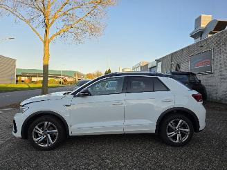 krockskadad bil auto Volkswagen T-Roc 1.5 TSI R-Line DSG Virtual Navi IQ-Light Sport-Mode Massage Camera Sfeerverl. Stoelverw. Trekhaak Ecc Acc 110KW / 150PK 2025/5