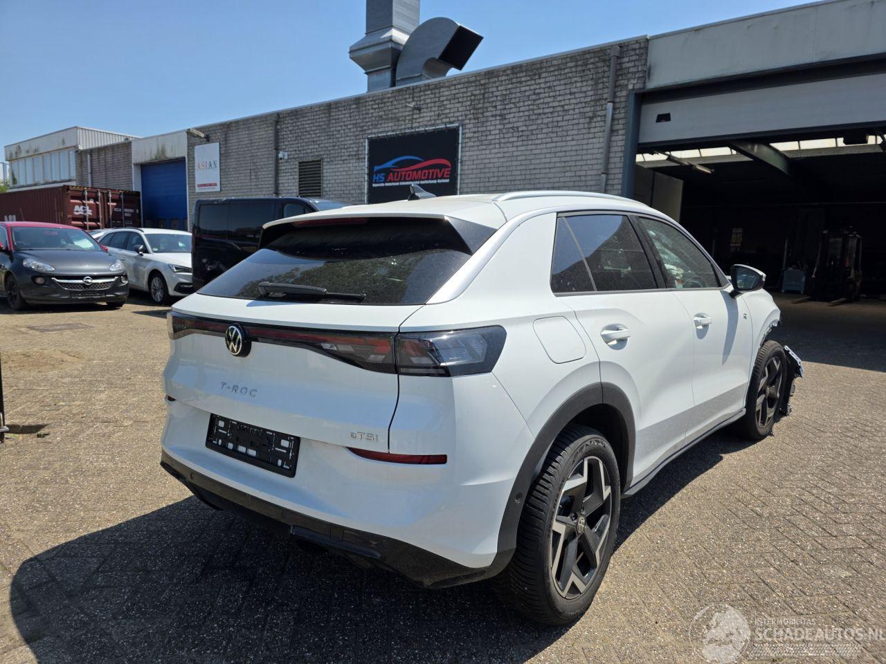 Volkswagen T-Roc R-Line 1.5eTSI IQ-Light Drive-Mode Camera Virtual Keyless Sfeerverl. Trekhaak 110KW/150PK