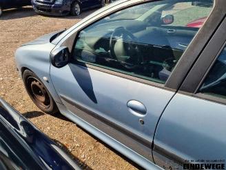 Peugeot 206 206 (2A/C/H/J/S), Hatchback, 1998 / 2012 1.4 XR,XS,XT,Gentry picture 9