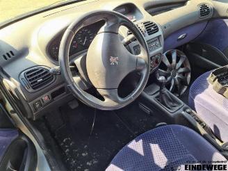 Peugeot 206 206 (2A/C/H/J/S), Hatchback, 1998 / 2012 1.4 XR,XS,XT,Gentry picture 5