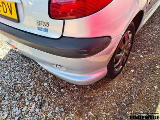 Peugeot 206 206 (2A/C/H/J/S), Hatchback, 1998 / 2012 1.4 XR,XS,XT,Gentry picture 13