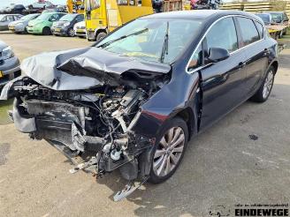 Vrakbiler auto Opel Astra Astra J (PC6/PD6/PE6/PF6), Hatchback 5-drs, 2009 / 2015 1.4 16V ecoFLEX 2011/10