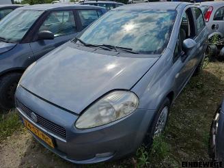 Vrakbiler auto Fiat Grande Punto Grande Punto (199), Hatchback, 2005 1.4 16V 2006/4