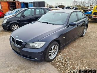 Damaged car BMW 3-serie 3 serie (E90), Sedan, 2005 / 2011 320d 16V Edition Fleet 2006/4
