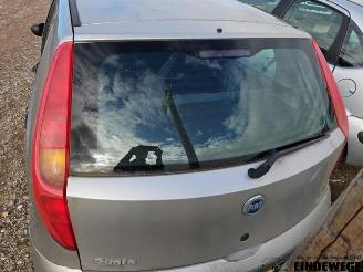 Fiat Punto Punto II (188), Hatchback, 1999 / 2012 1.3 JTD Multijet 16V picture 13