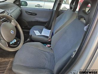 Fiat Punto Punto II (188), Hatchback, 1999 / 2012 1.3 JTD Multijet 16V picture 4