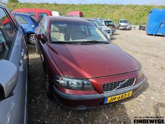 Vrakbiler auto Volvo S-60 S60 I (RS/HV), Sedan, 2000 / 2010 2.4 20V 140 2002/10