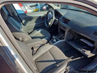 Opel Astra Astra H (L48), Hatchback 5-drs, 2004 / 2014 1.8 16V picture 4