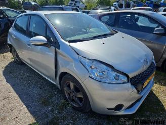 demontáž osobní automobily Peugeot 208 208 I (CA/CC/CK/CL), Hatchback, 2012 / 2019 1.2 Vti 12V PureTech 82 2013/11