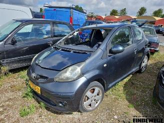 Salvage car Toyota Aygo Aygo (B10), Hatchback, 2005 / 2014 1.0 12V VVT-i 2005/11