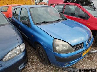 Coche siniestrado Renault Clio Clio II (BB/CB), Hatchback, 1998 / 2016 1.2 16V 2002/12