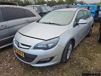 Vrakbiler auto Opel Astra Astra J Sports Tourer (PD8/PE8/PF8), Combi, 2010 / 2015 1.7 CDTi 16V 2012/10