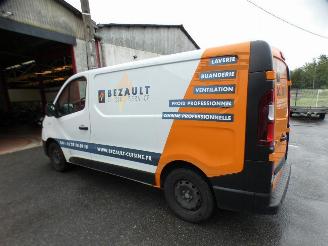 Renault Trafic TRAFIC 3 COURT PHASE 1 - 1.6 DCI - 16V TURBO picture 3