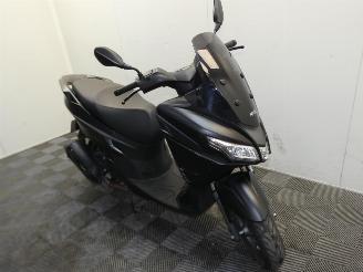 Vaurioauto  scooters Aprilia  SRX 50 2021/12