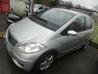 krockskadad bil auto Mercedes A-klasse 180 CDI 2.0 2008/4