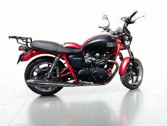 krockskadad bil motor Triumph Bonneville 865 2013/5