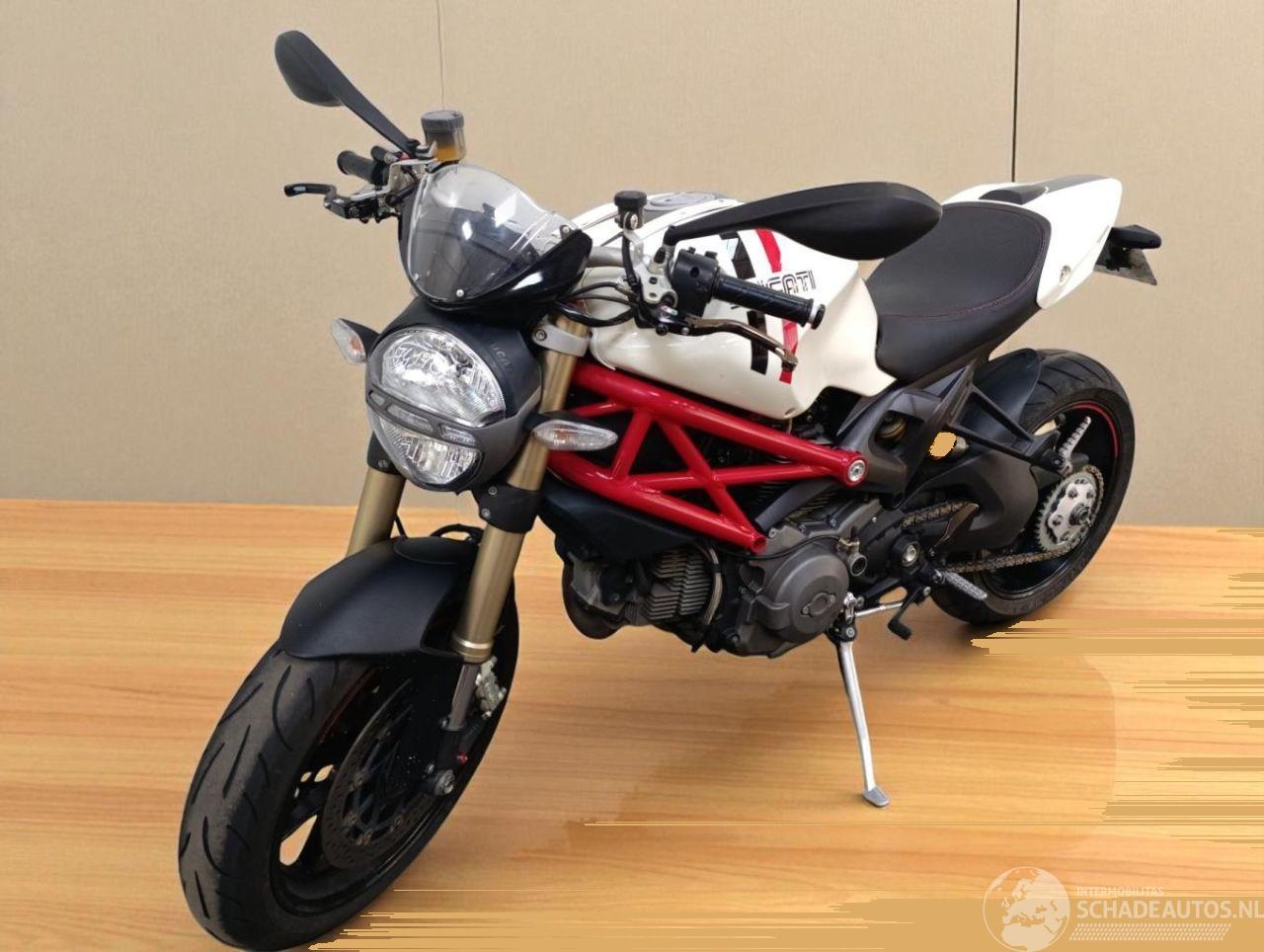 Ducati Monster 1100 