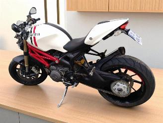 Ducati Monster 1100  picture 21
