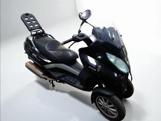 skadebil bromfiets Piaggio  500MP3 2014/3