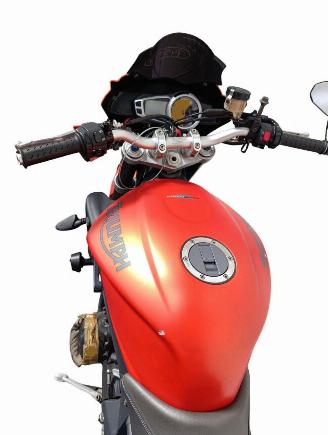Triumph Street Triple R picture 9