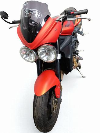 Triumph Street Triple R picture 3