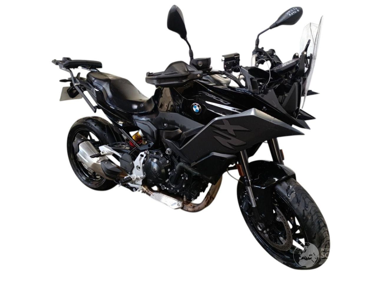 BMW  F 900XR