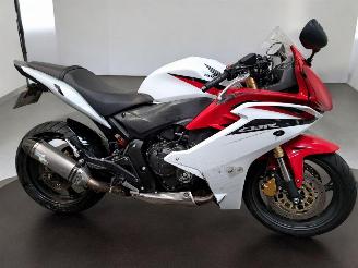 krockskadad bil motor Honda CBR 600  2012/6