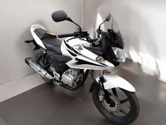 krockskadad bil motor Honda CBF 125  2013/2