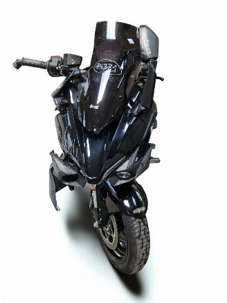 Suzuki  GSXS picture 2