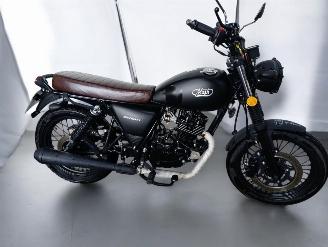 krockskadad bil motor Mash  SEVENTY 2023/1