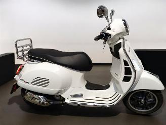 skadebil bromfiets Piaggio  GTS 2025/6