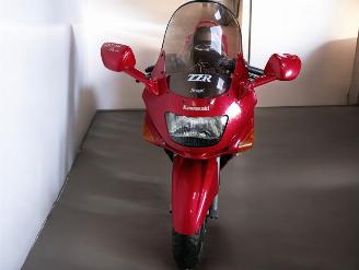 Kawasaki ZZ - R 600  picture 2