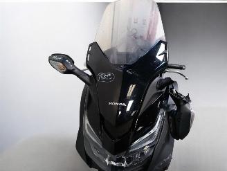 Honda  FORZA picture 2